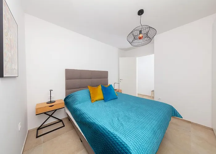 Apartment Seaside 6 *