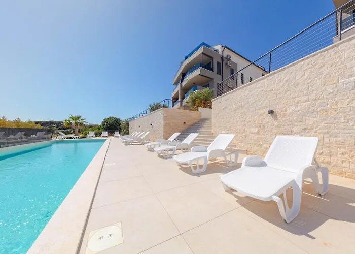 Apartment Seaside 6 *